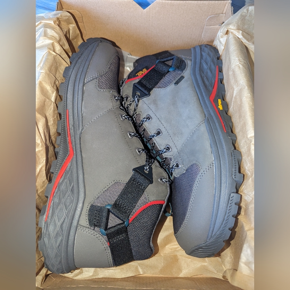 TEVA Mens Grandview GTX Hiking Shoes